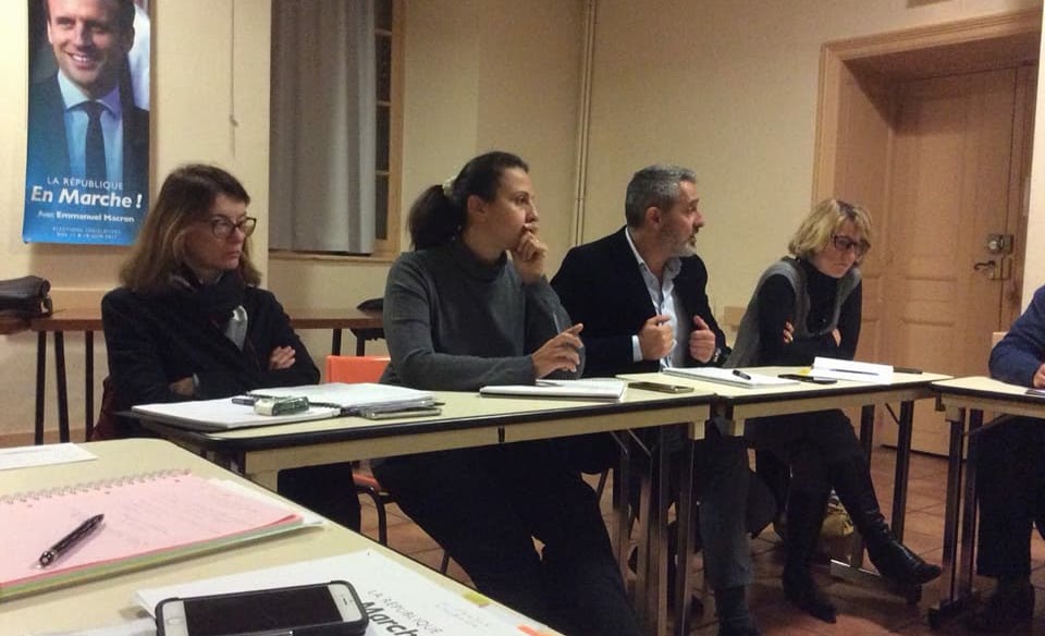 Politique f
